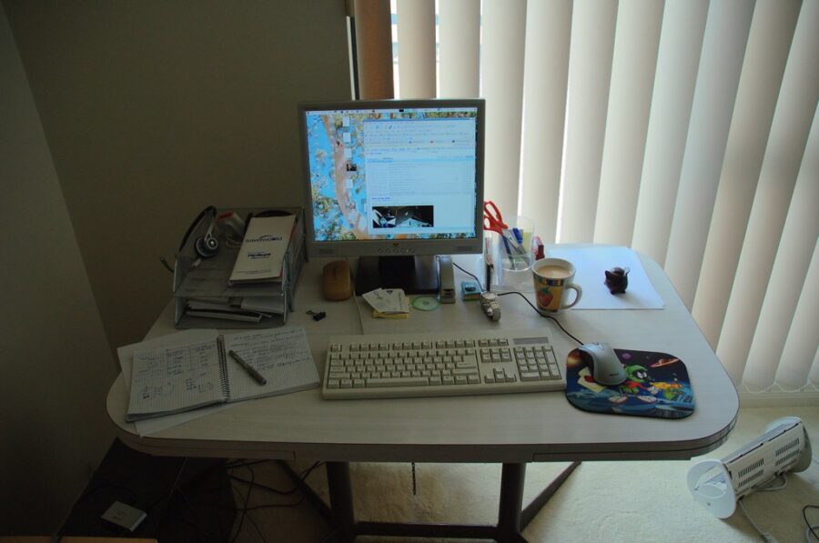 How to Focus in a Noisy Open Office