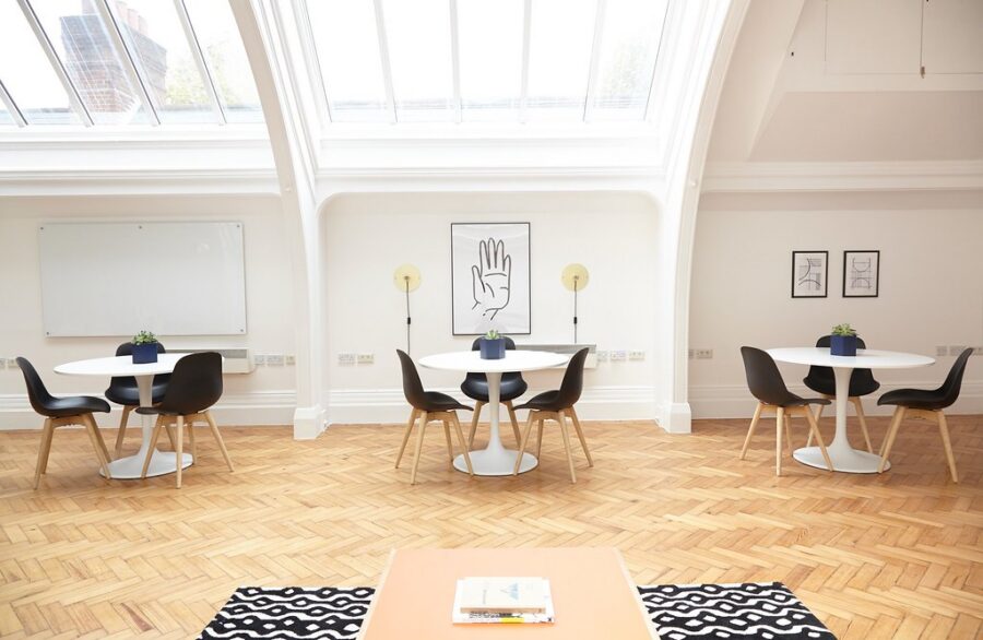 Remote Work vs Hybrid Work: Which Is Right for You?